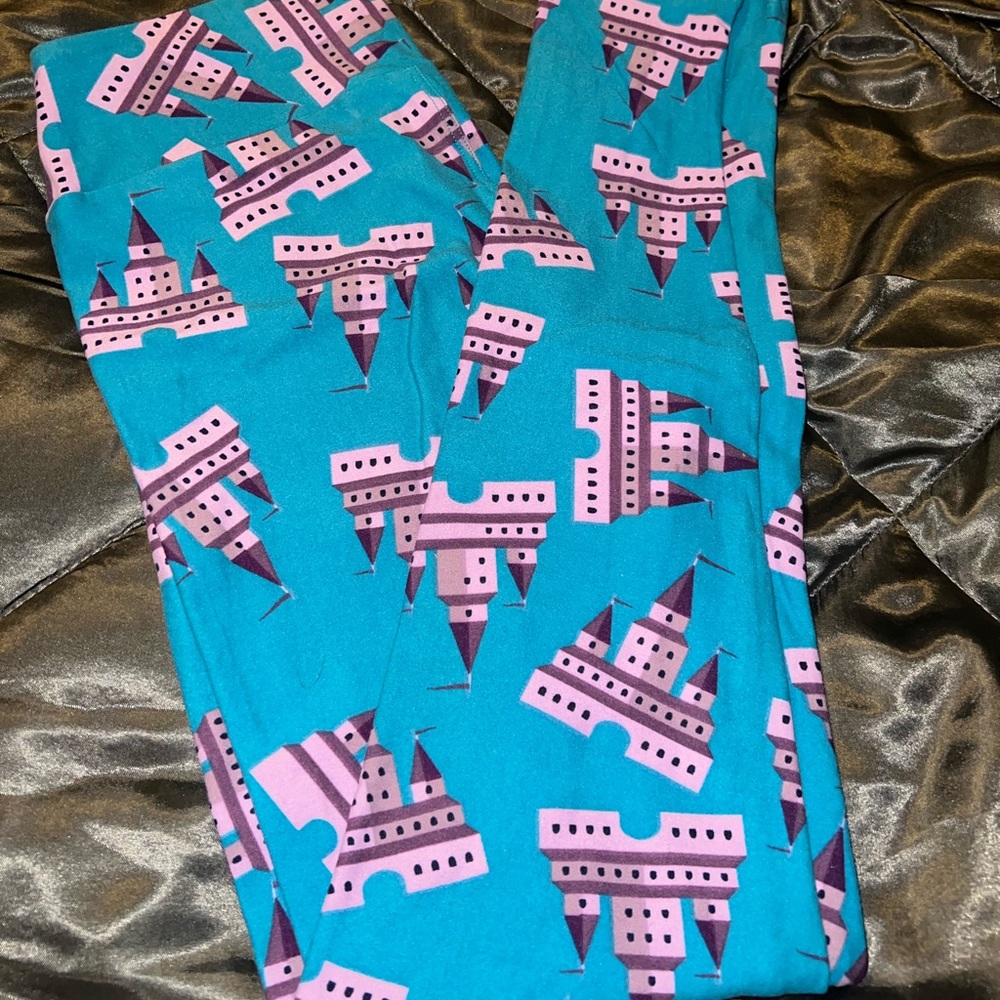 Lularoe OS Castle Leggings